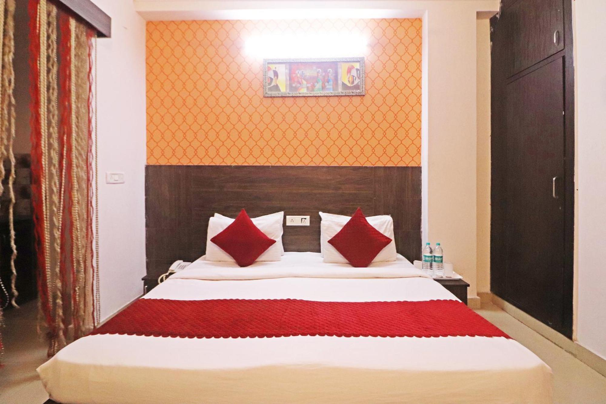 Hotel The Nines By The Premium New Delhi